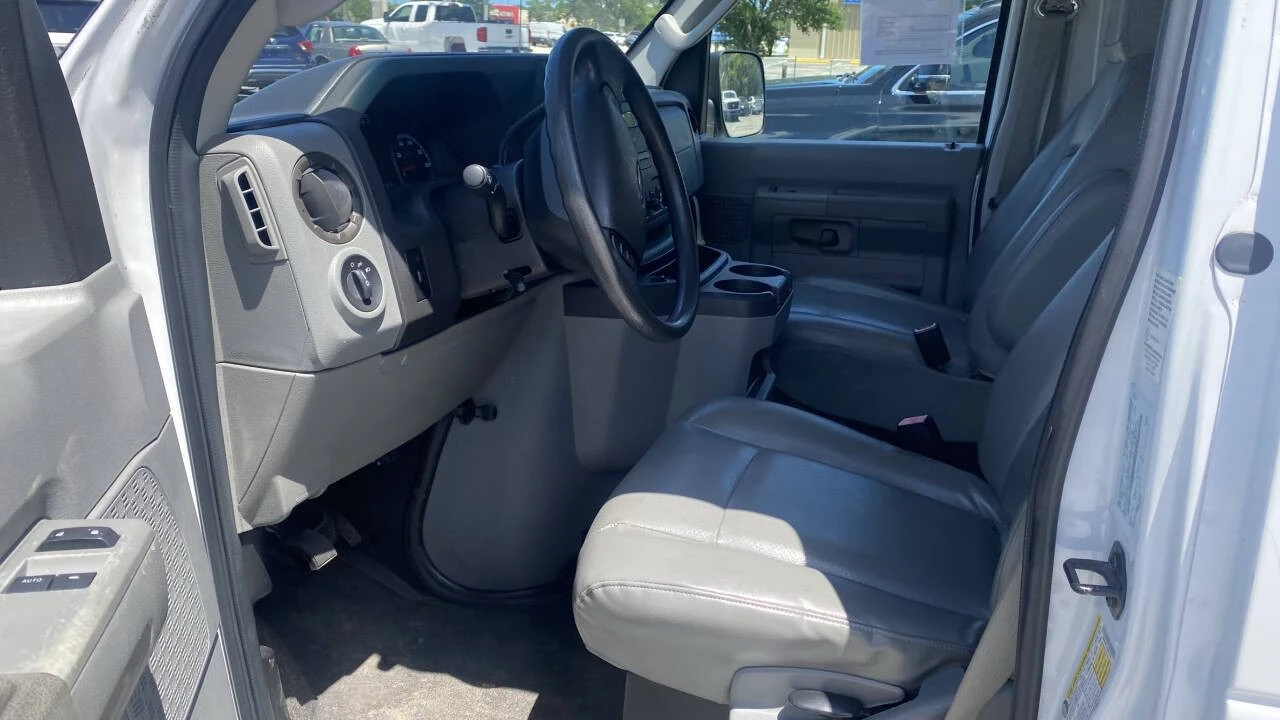 2009 Ford Econoline Van - Image 16 of 30