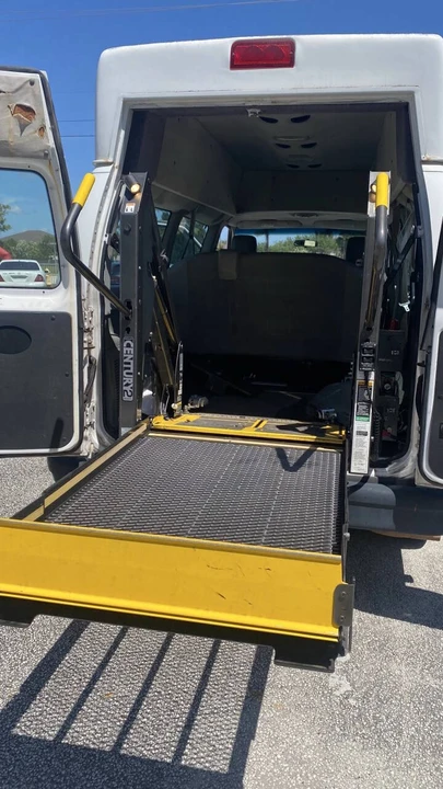 2009 Ford Econoline Van - Image 25 of 30