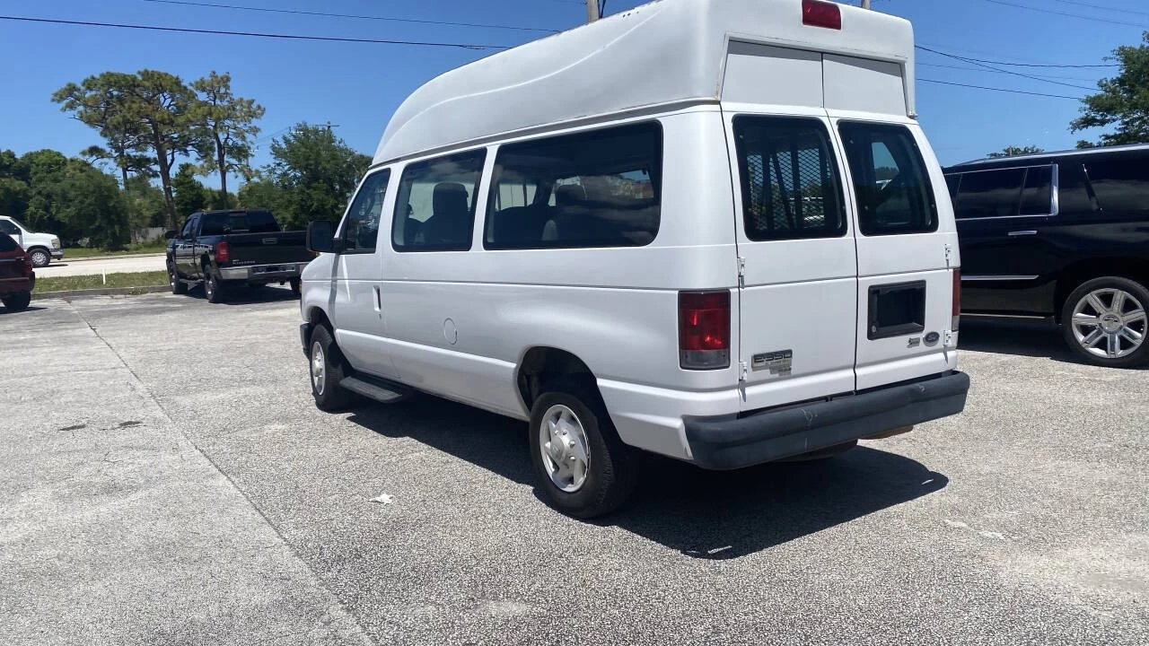 2009 Ford Econoline Van - Image 3 of 30