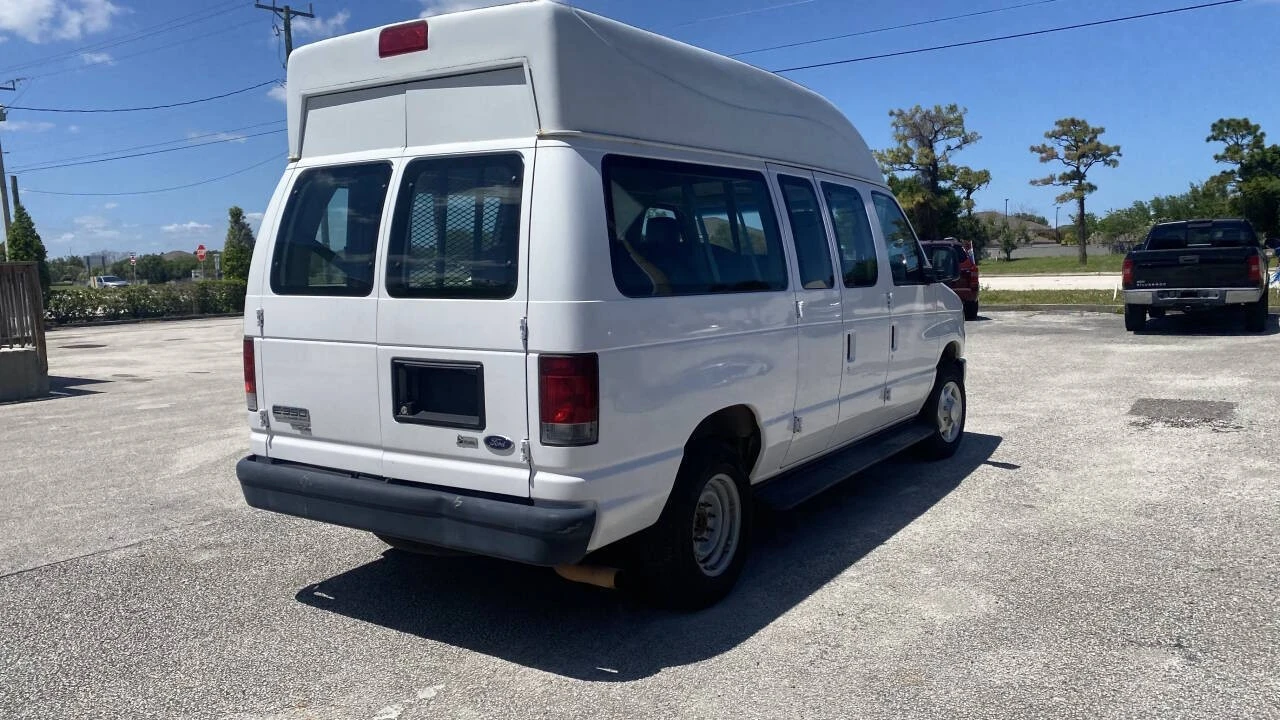 2009 Ford Econoline Van - Image 7 of 30