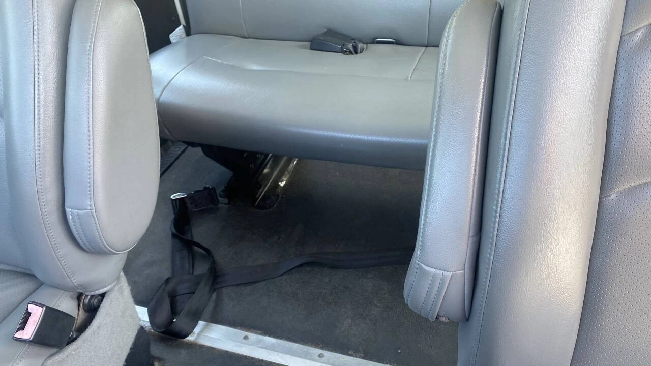 2009 Ford Econoline Van - Image 18 of 30