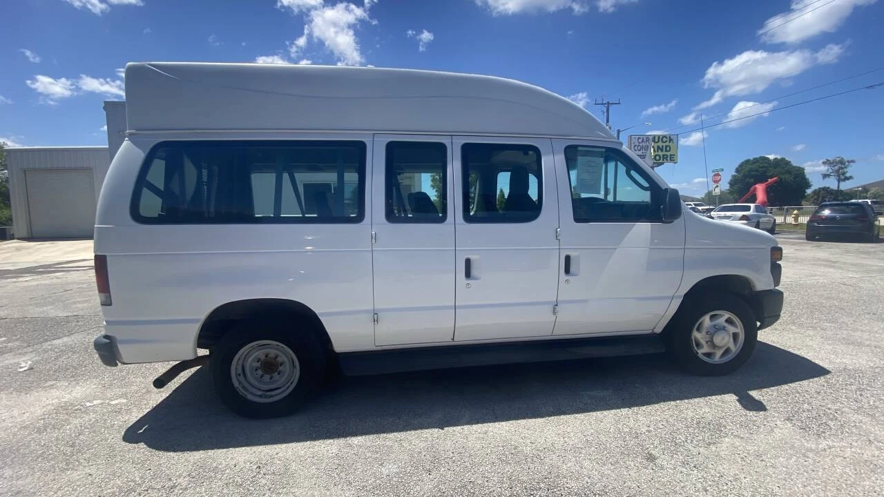 2009 Ford Econoline Van - Image 8 of 30