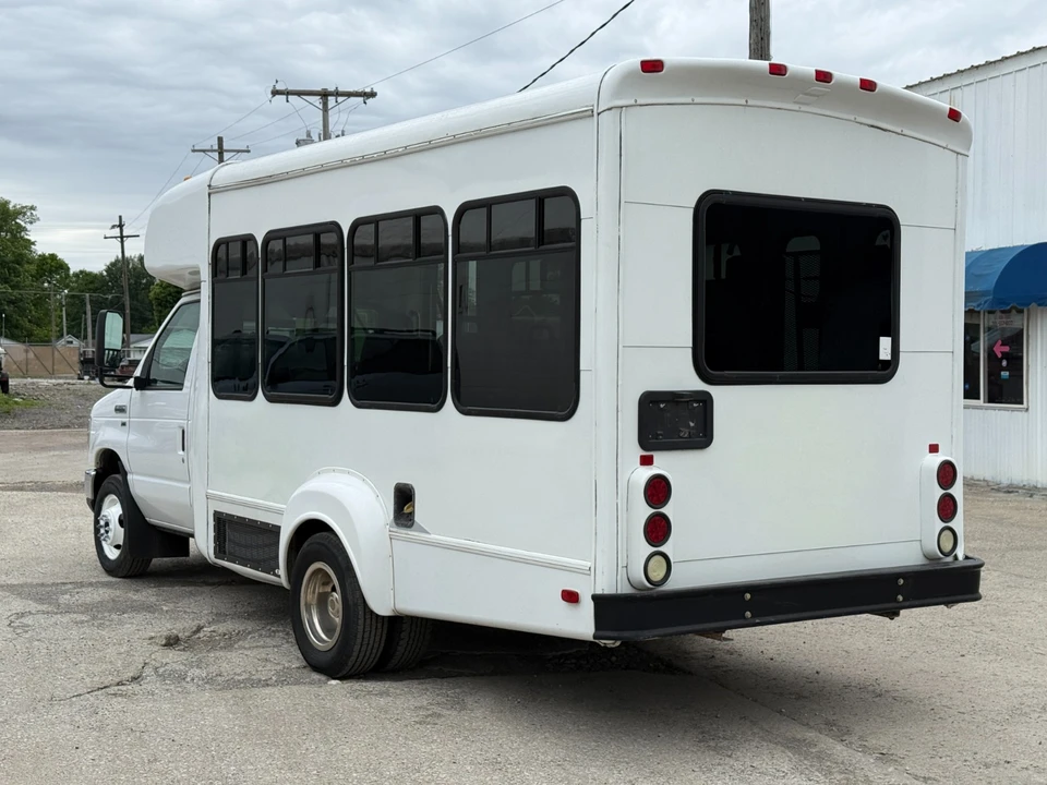 2009 Ford Econoline Van - Image 4 of 12