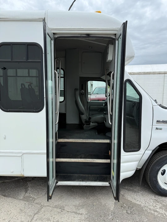 2009 Ford Econoline Van - Image 6 of 12