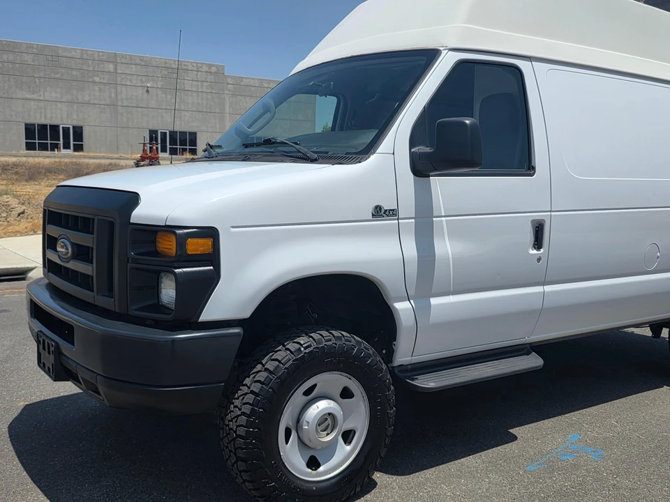 2009 Ford Econoline Van - Image 11 of 31