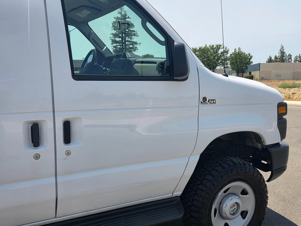 2009 Ford Econoline Van - Image 25 of 31