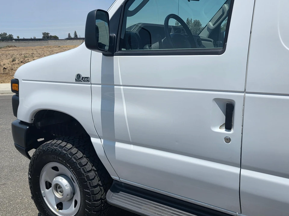 2009 Ford Econoline Van - Image 14 of 31