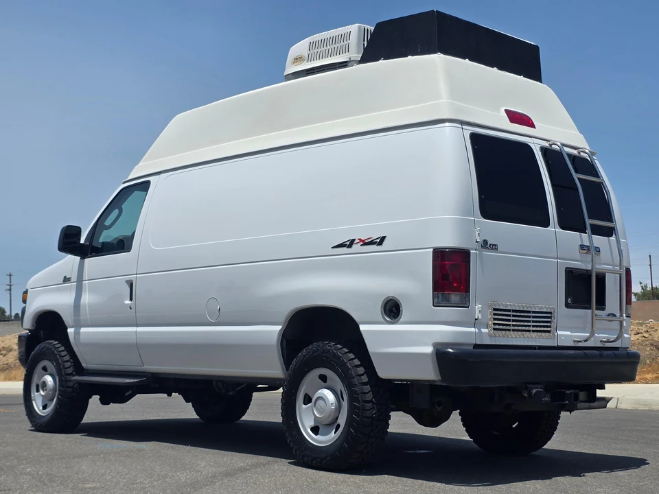 2009 Ford Econoline Van - Image 8 of 31