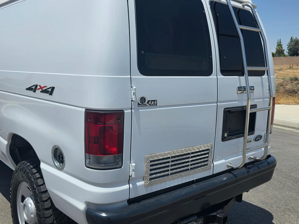 2009 Ford Econoline Van - Image 16 of 31