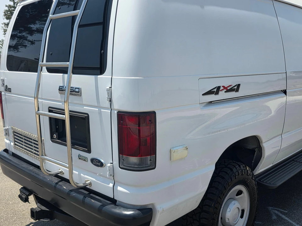 2009 Ford Econoline Van - Image 20 of 31