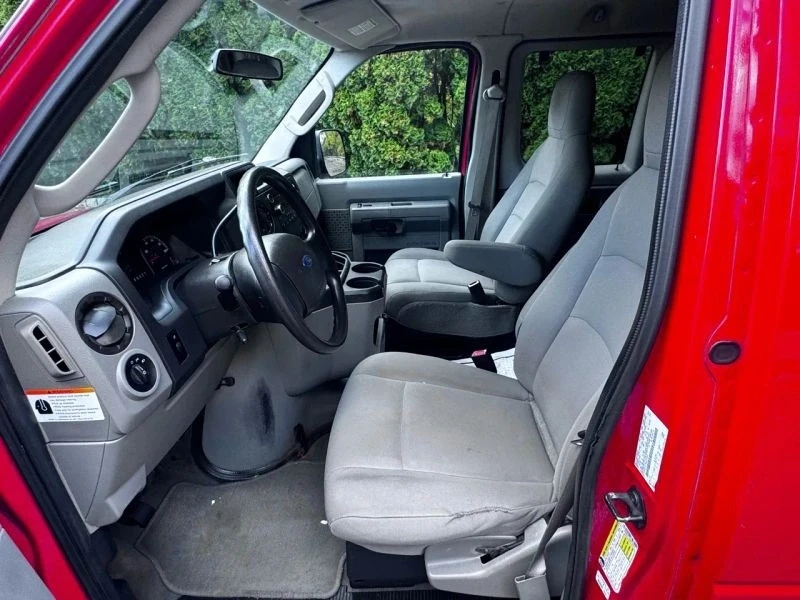 2009 Ford Econoline Van - Image 11 of 12