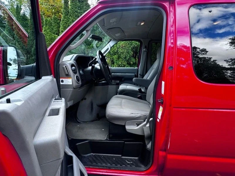 2009 Ford Econoline Van - Image 10 of 12