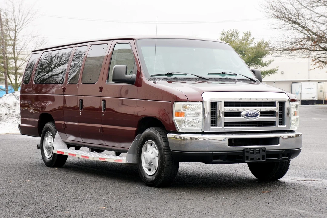2009 Ford Econoline Van - Image 9 of 31
