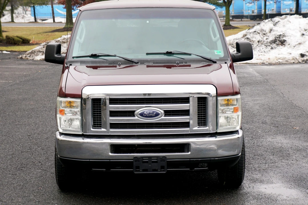 2009 Ford Econoline Van - Image 2 of 31