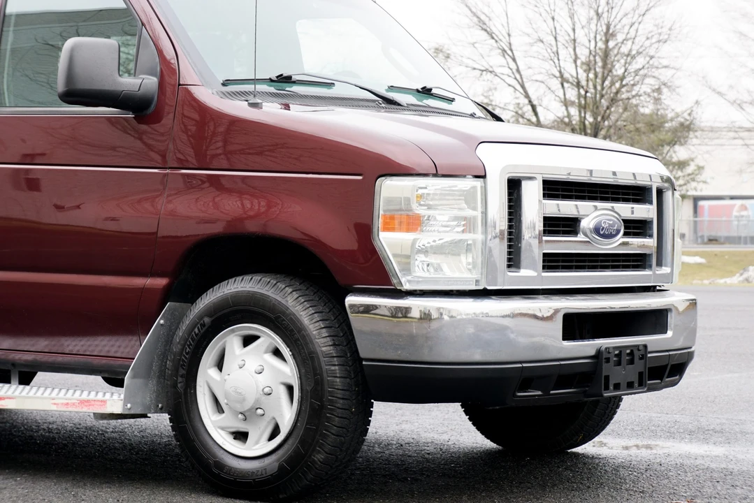 2009 Ford Econoline Van - Image 21 of 31
