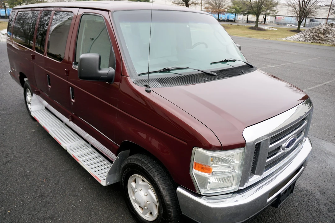 2009 Ford Econoline Van - Image 27 of 31