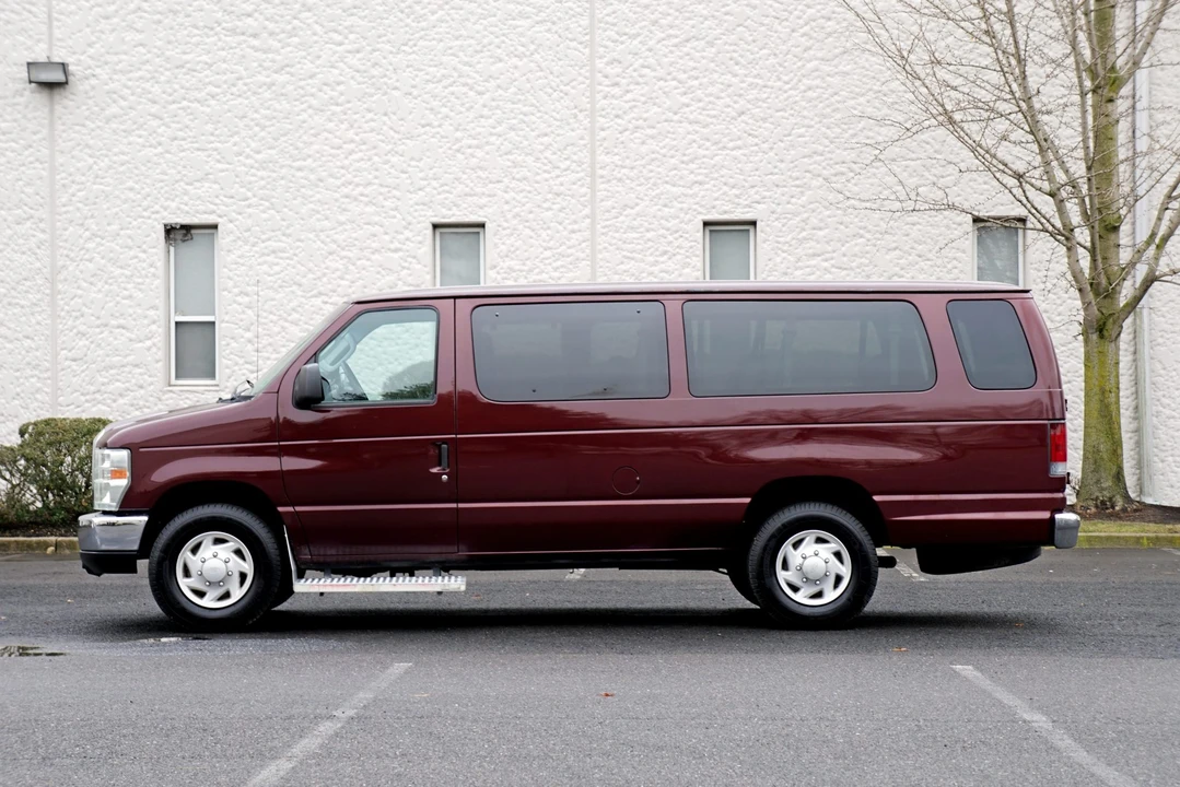 2009 Ford Econoline Van - Image 5 of 31