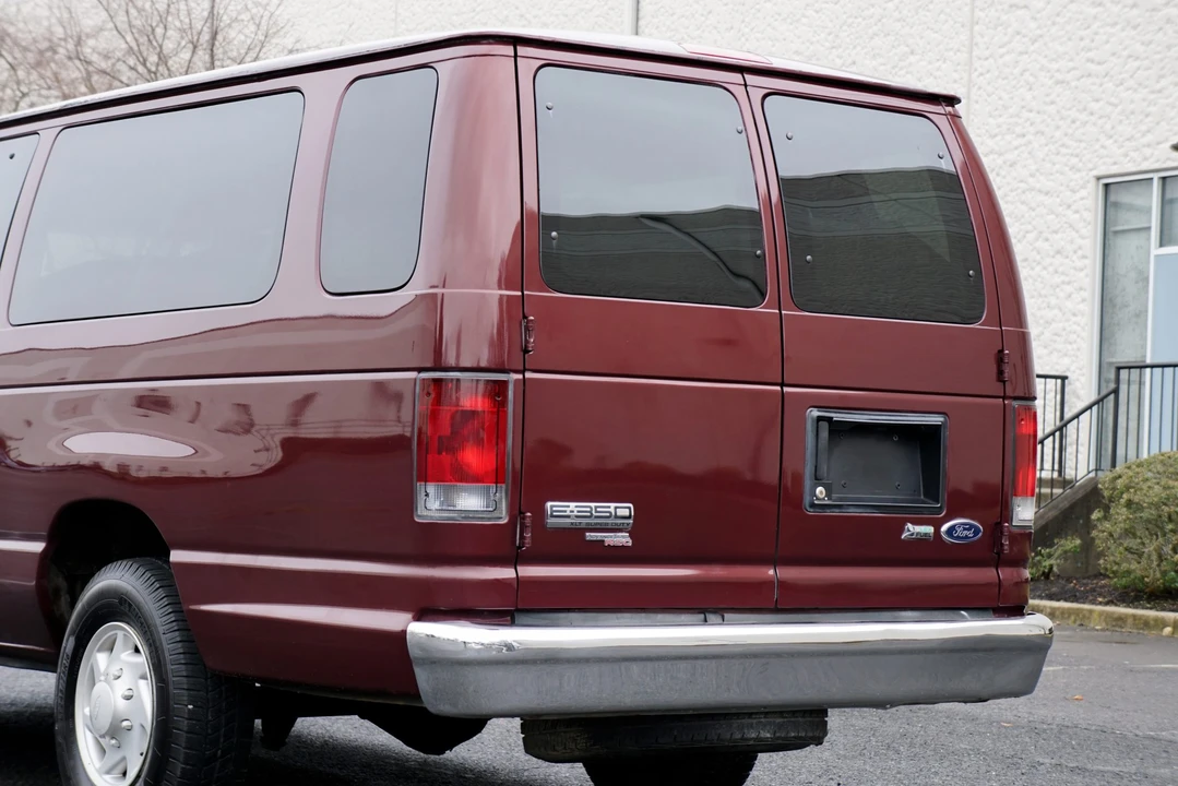 2009 Ford Econoline Van - Image 15 of 31