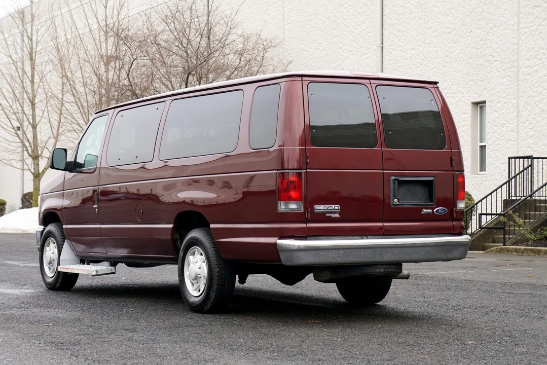 2009 Ford Econoline Van - Image 6 of 31