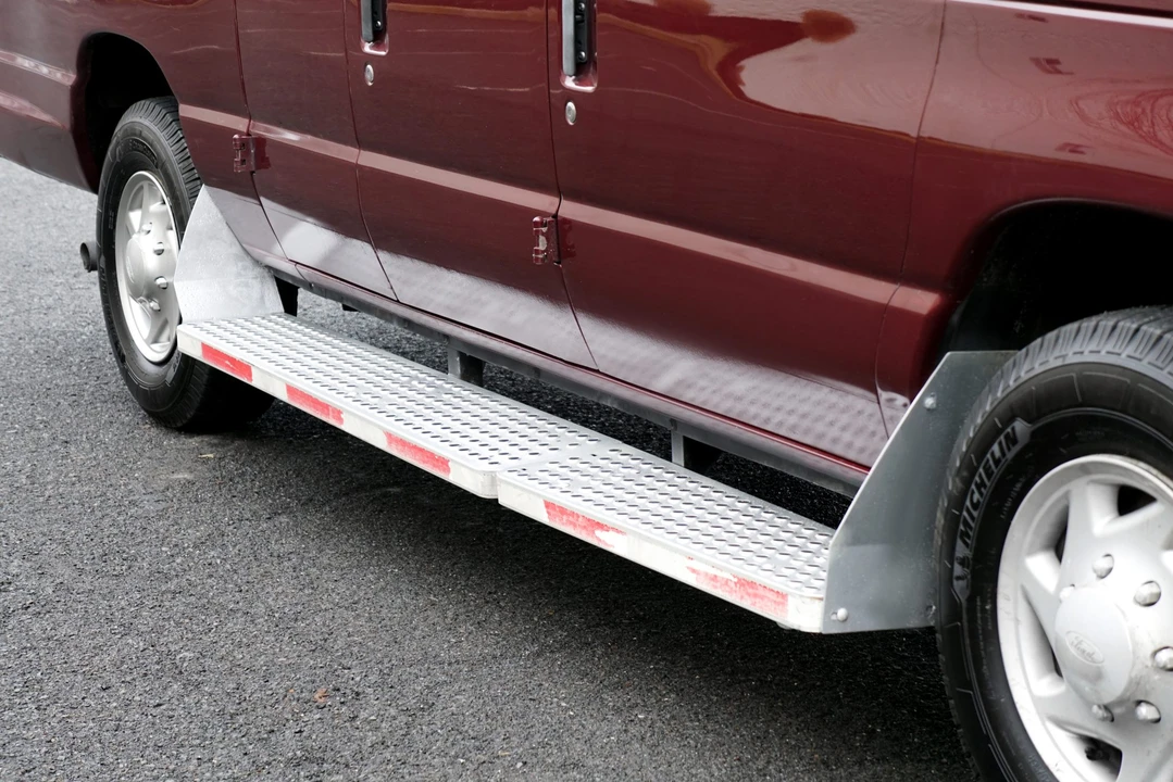 2009 Ford Econoline Van - Image 26 of 31