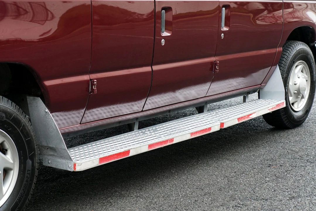 2009 Ford Econoline Van - Image 25 of 31