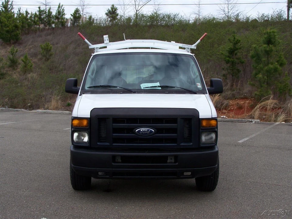 2009 Ford Econoline Van - Image 11 of 12