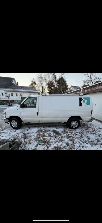 2009 Ford Econoline Van - Image 2 of 10