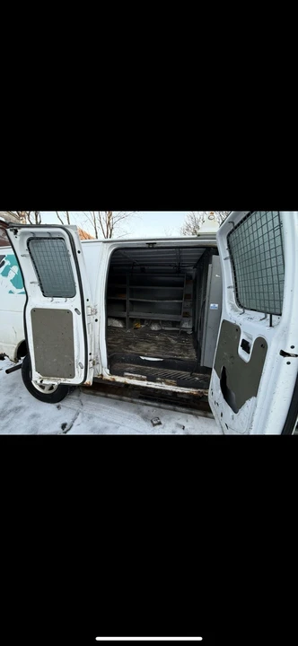 2009 Ford Econoline Van - Image 5 of 10