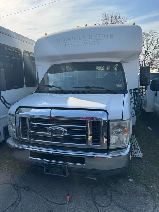 2009 Ford Econoline Van - Image 2 of 8