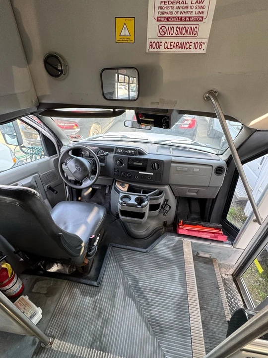 2009 Ford Econoline Van - Image 6 of 8