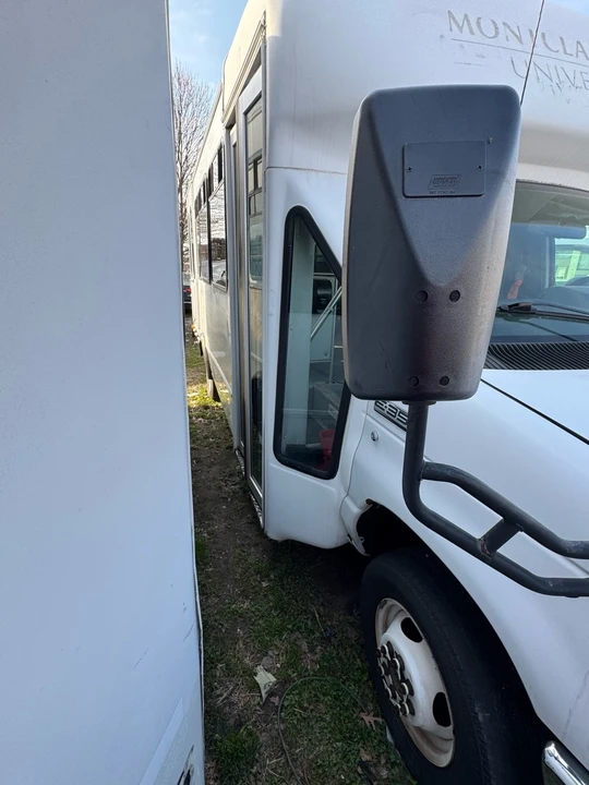 2009 Ford Econoline Van - Image 3 of 8