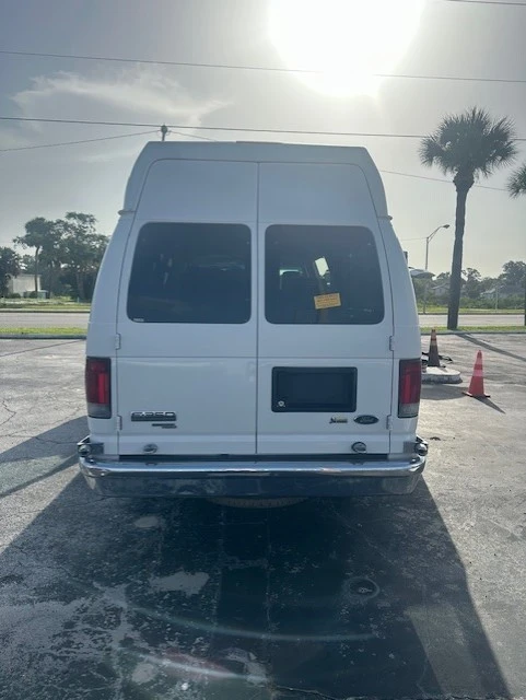 2009 Ford Econoline Van - Image 6 of 7