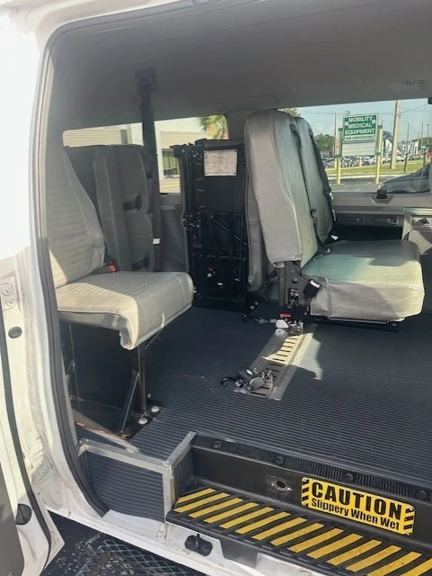 2009 Ford Econoline Van - Image 3 of 7