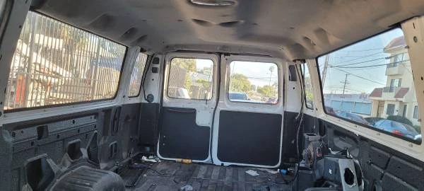 2009 Ford Econoline Van - Image 7 of 18