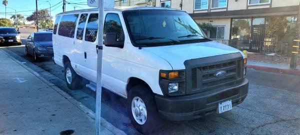 2009 Ford Econoline Van - Image 2 of 18