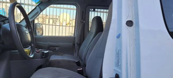 2009 Ford Econoline Van - Image 9 of 18