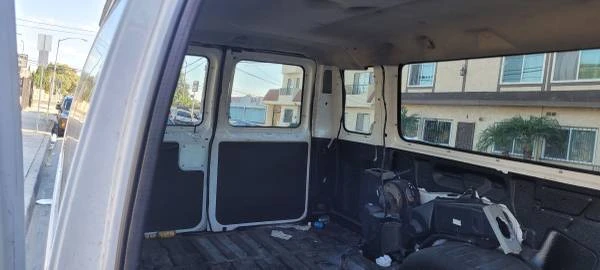 2009 Ford Econoline Van - Image 8 of 18