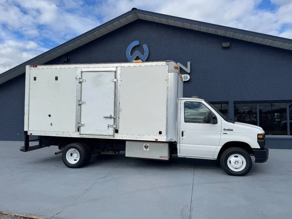 2009 Ford Econoline Van - Image 12 of 12