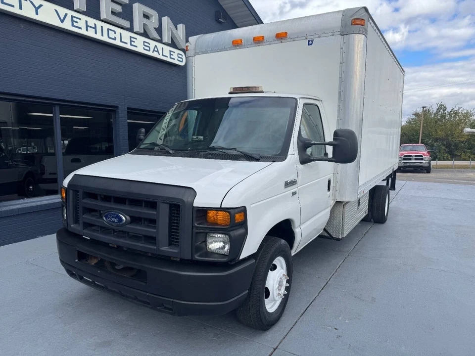2009 Ford Econoline Van - Image 8 of 12