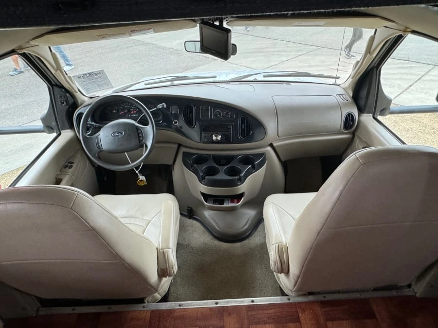2009 Ford Econoline Van - Image 17 of 19