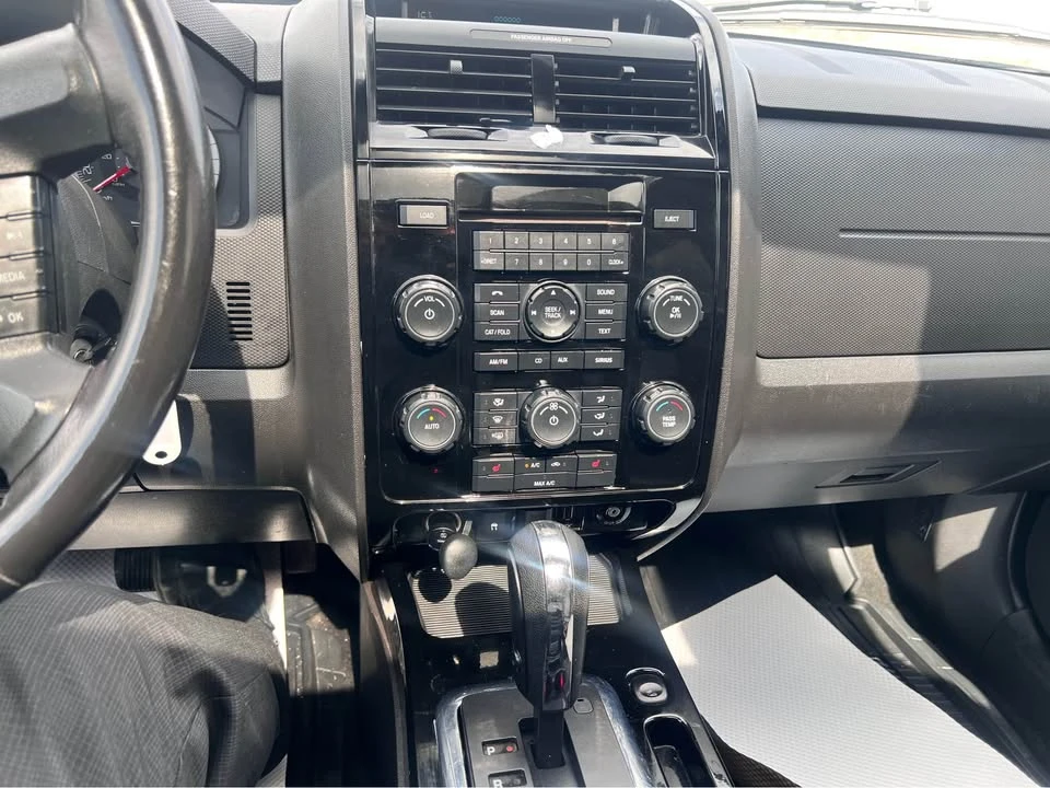 2009 Ford Escape - Image 11 of 13