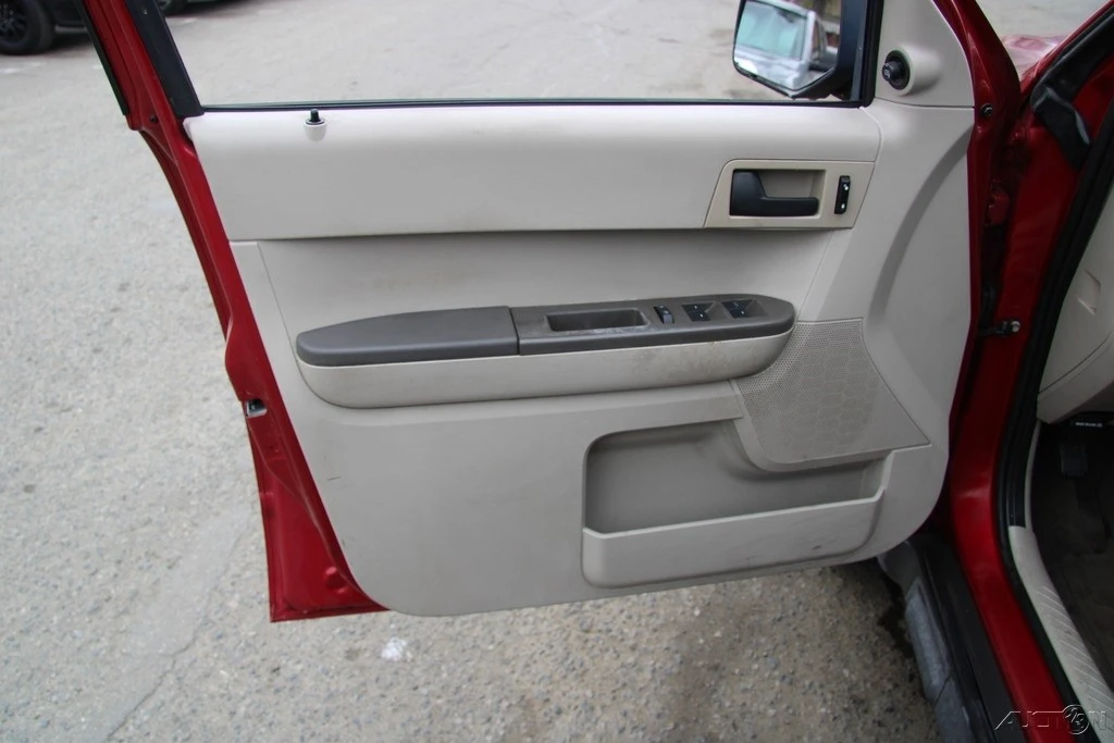 2009 Ford Escape - Image 13 of 21