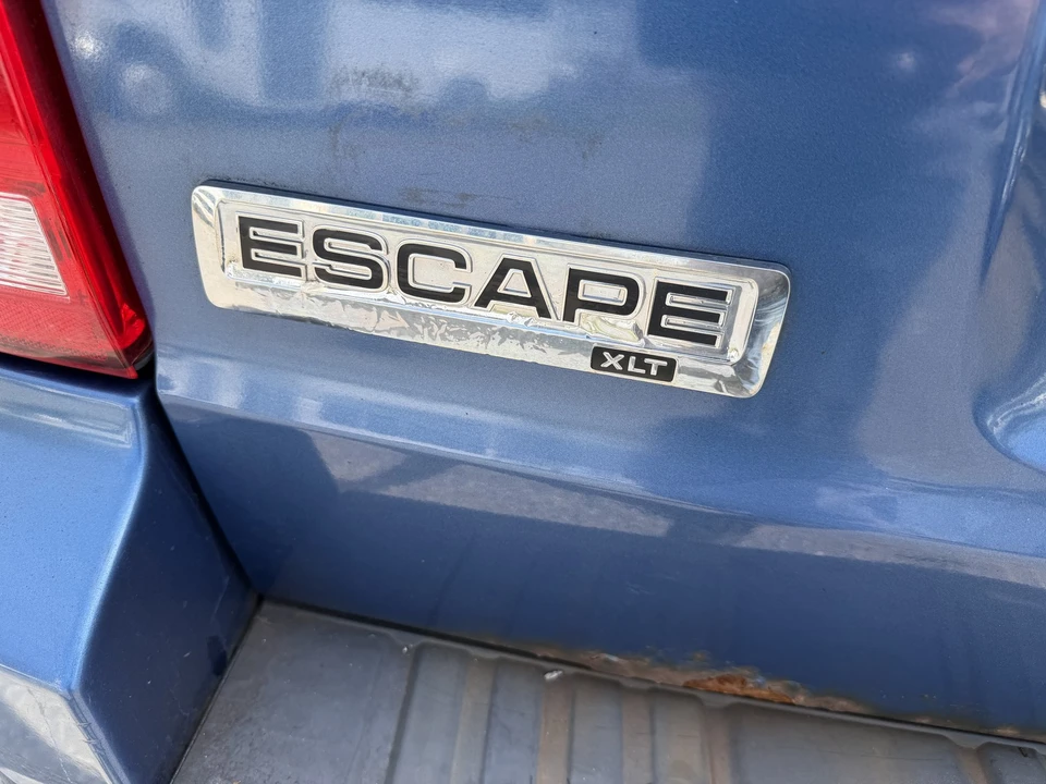 2009 Ford Escape - Image 18 of 21