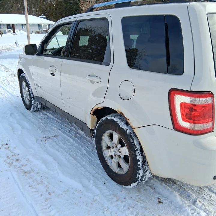 2009 Ford Escape - Image 2 of 18