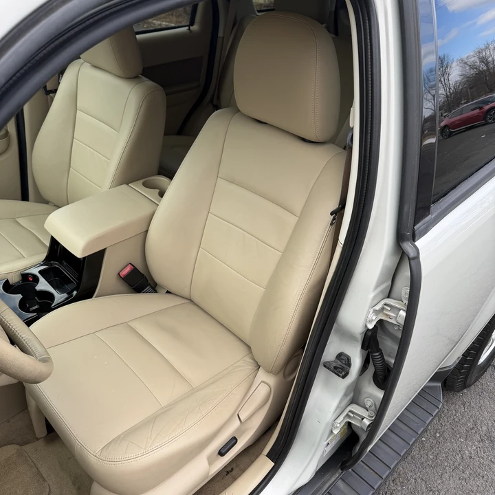 2009 Ford Escape - Image 19 of 21