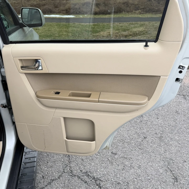 2009 Ford Escape - Image 17 of 21