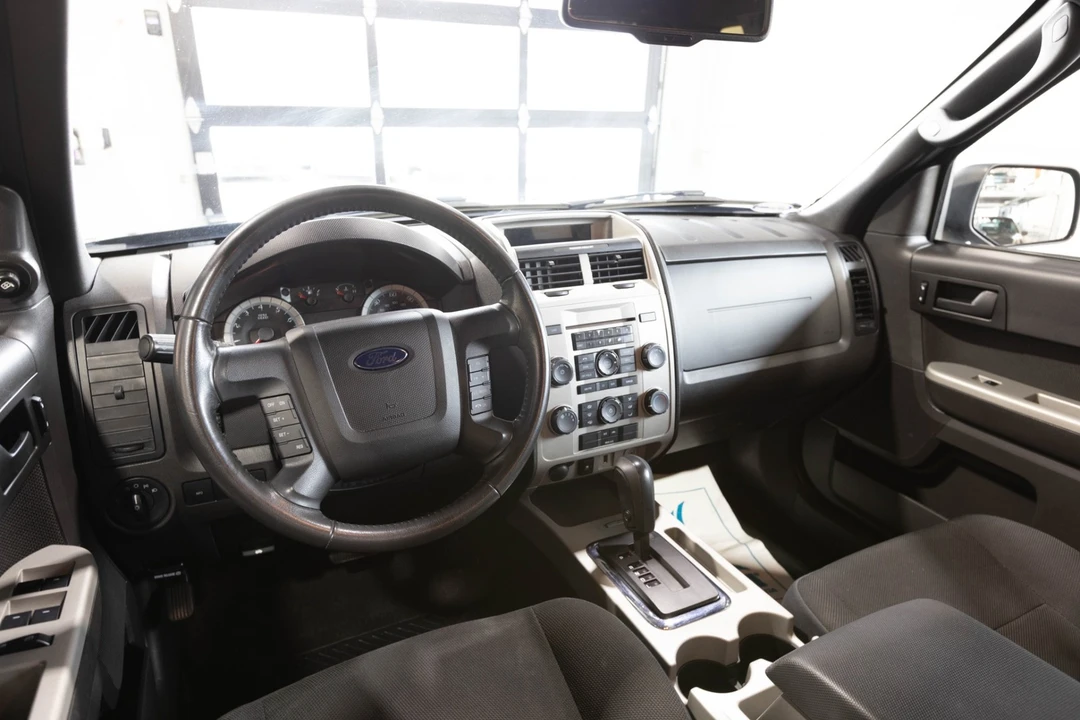 2009 Ford Escape - Image 18 of 21