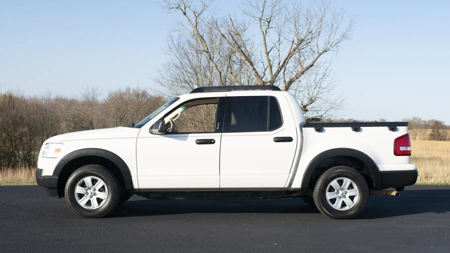 2009 Ford Explorer Sport Trac - Image 2 of 12