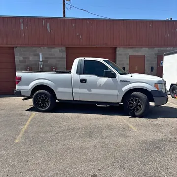 2009 Ford F150 Regular Cab XL Pickup 2D 6 1/2 ft