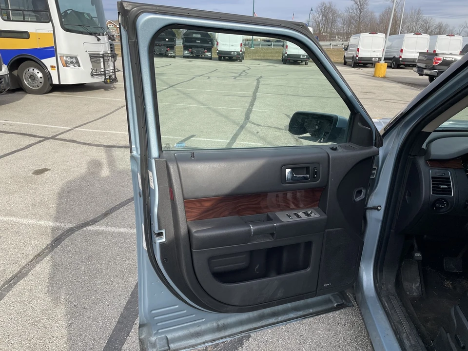2009 Ford Flex - Image 19 of 21